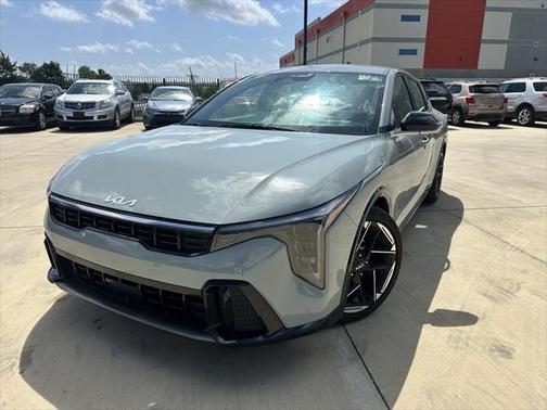 2025 Kia K4 GT-Line