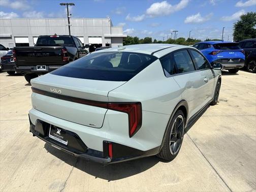 2025 Kia K4 GT-Line