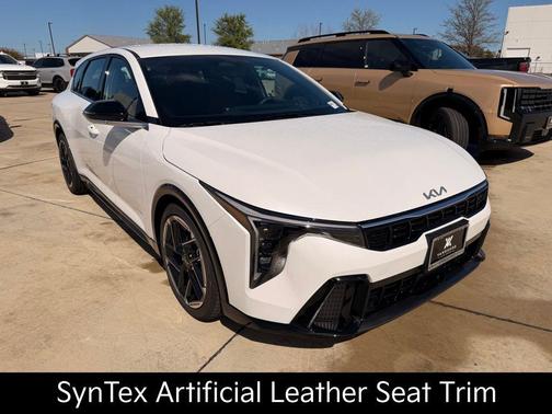 Snow White Pearl 2026 Kia K4 GT-Line