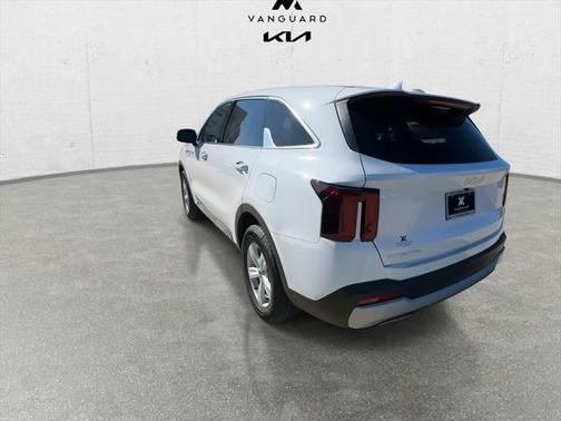 2025 Kia Sorento LX
