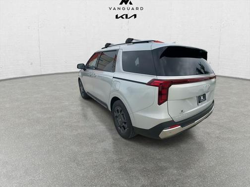 2025 Kia Carnival SX