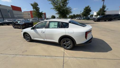 Snow White Pearl 2026 Kia K4 LXS