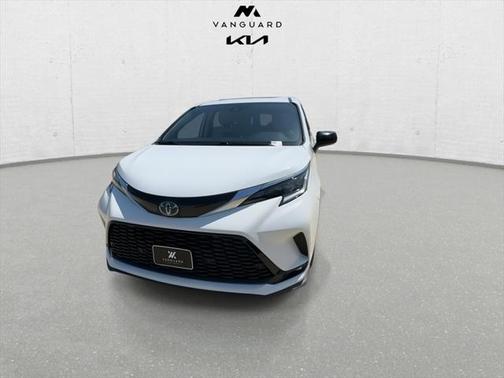 2023 Toyota Sienna XSE 7 Passenger