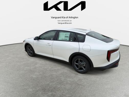 Snow White Pearl 2026 Kia K4 LXS