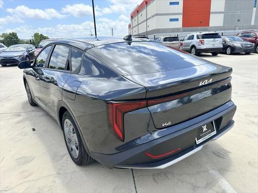 2025 Kia K4 LX