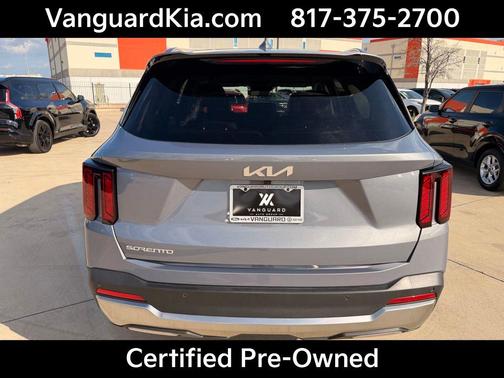 Everlasting Silver 2025 Kia Sorento S