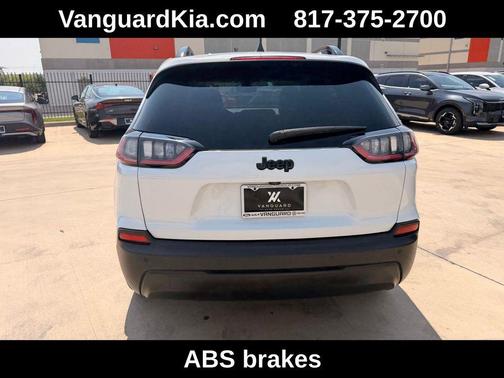 Bright White Clearcoat 2019 Jeep Cherokee Altitude