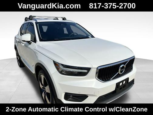 2021 Volvo XC40 T5 Momentum
