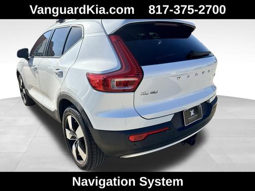 2021 Volvo XC40 T5 Momentum