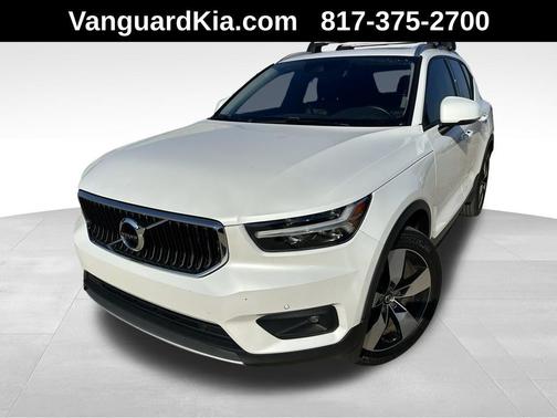 2021 Volvo XC40 T5 Momentum