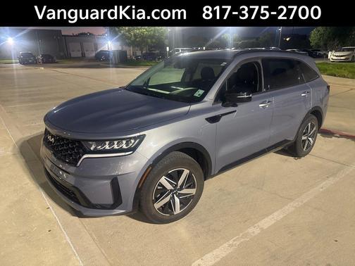 Everlasting Silver 2023 Kia Sorento S