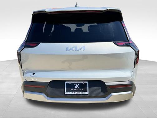 2026 Kia EV9 Light Long Range