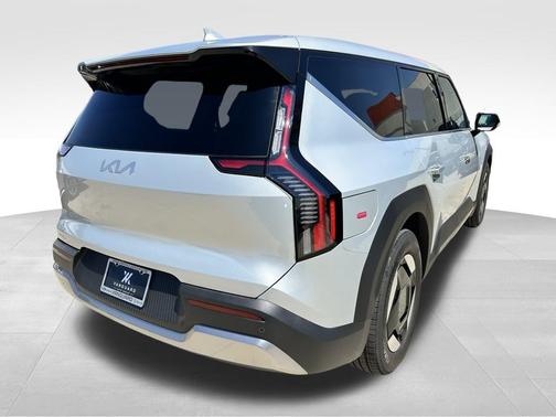 2026 Kia EV9 Light Long Range
