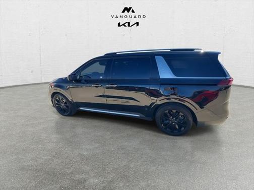 2023 Kia Carnival SX