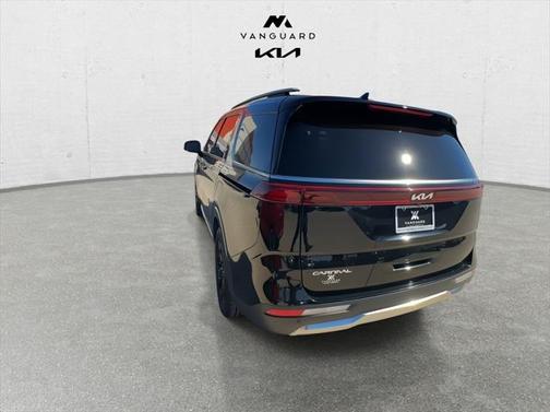 2023 Kia Carnival SX