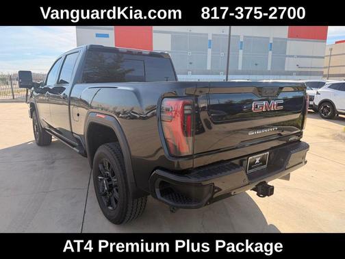 Onyx Black 2024 GMC Sierra 2500 AT4