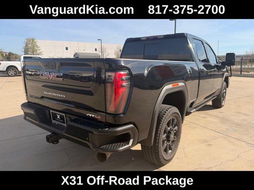 Onyx Black 2024 GMC Sierra 2500 AT4