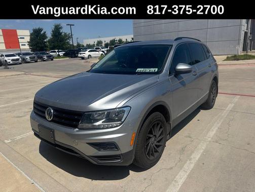 Silver Metallic 2020 Volkswagen Tiguan 2.0T SE