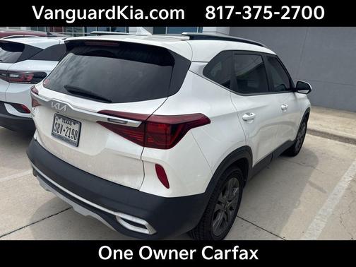 Snow White Pearl 2022 Kia Seltos S