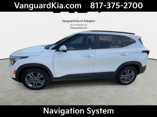 Snow White Pearl 2022 Kia Seltos S