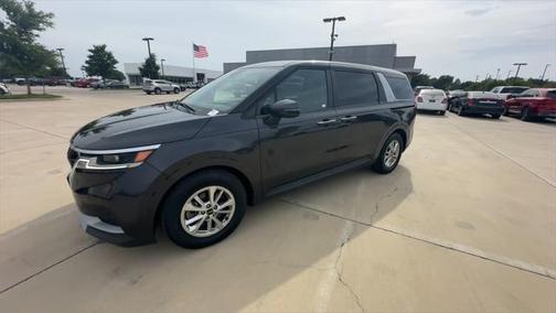 2022 Kia Carnival LXS