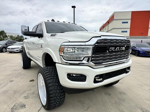 2019 RAM 3500 Limited Crew Cab 4x4 6'4' Box