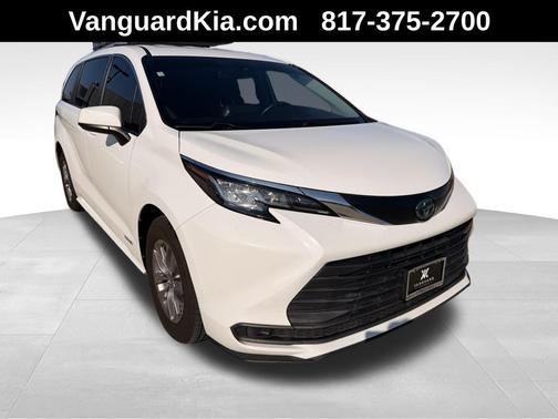 2021 Toyota Sienna LE