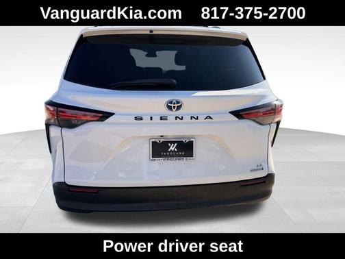 2021 Toyota Sienna LE