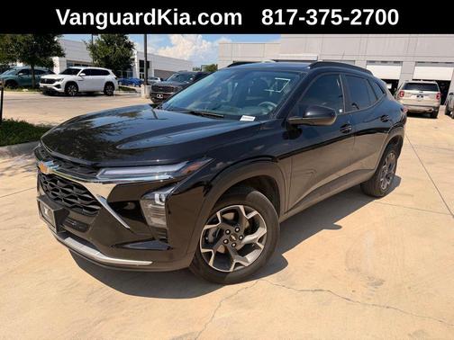 Mosaic Black Metallic 2025 Chevrolet Trax LT