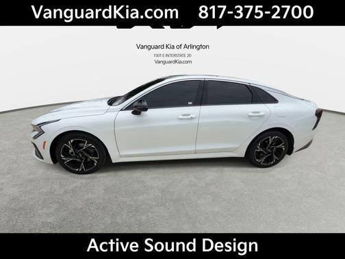 Snow White Pearl 2025 Kia K5 GT-Line