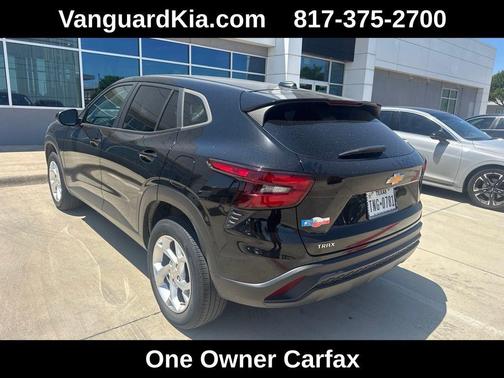 Mosaic Black Metallic 2024 Chevrolet Trax LS
