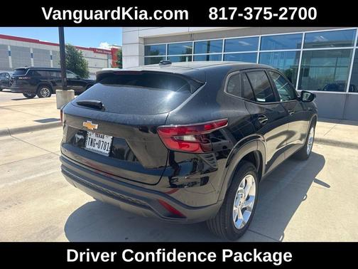 Mosaic Black Metallic 2024 Chevrolet Trax LS