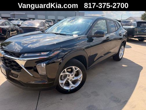 Mosaic Black Metallic 2024 Chevrolet Trax LS