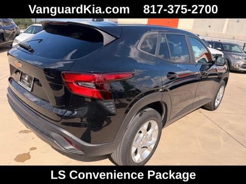 Mosaic Black Metallic 2024 Chevrolet Trax LS