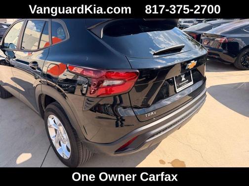 Mosaic Black Metallic 2024 Chevrolet Trax LS