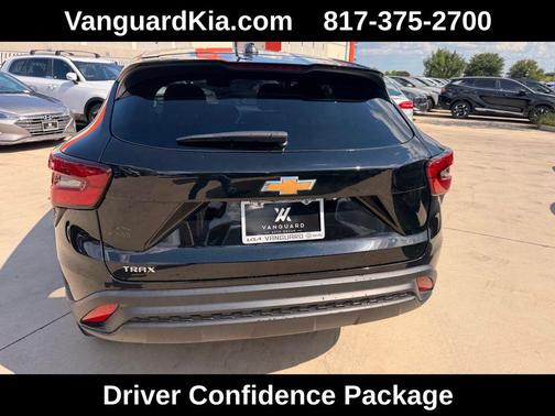 Mosaic Black Metallic 2024 Chevrolet Trax LS