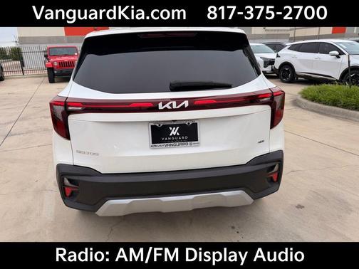 Snow White Pearl 2024 Kia Seltos LX
