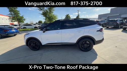 Glacier White Pearl/Ebony Black Roof 2024 Kia Sportage S