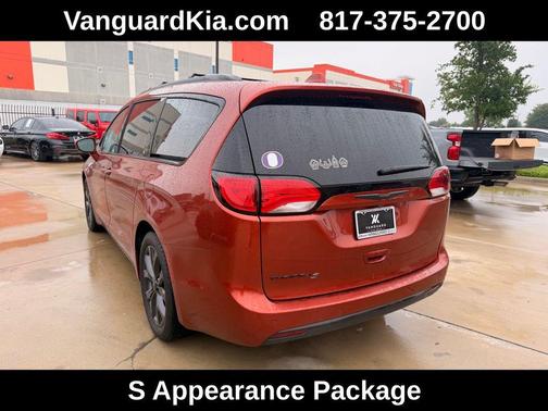 Copper Pearlcoat 2018 Chrysler Pacifica Touring-L
