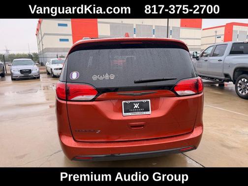Copper Pearlcoat 2018 Chrysler Pacifica Touring-L