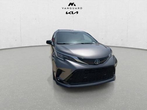 2021 Toyota Sienna XSE 7 Passenger