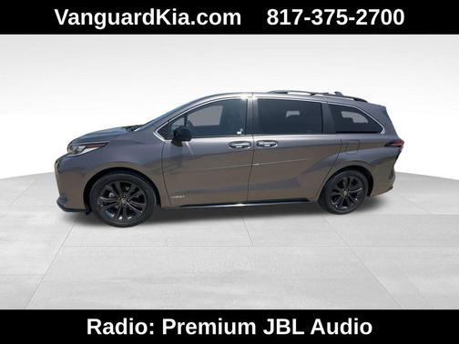 2021 Toyota Sienna XSE 7 Passenger