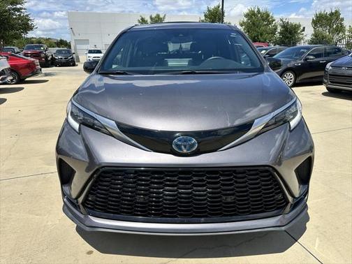 2021 Toyota Sienna XSE 7 Passenger