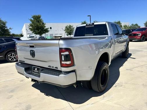 2020 RAM 3500 Laramie Crew Cab 4x4 8' Box