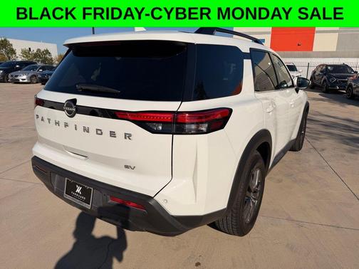 2024 Nissan Pathfinder SV FWD