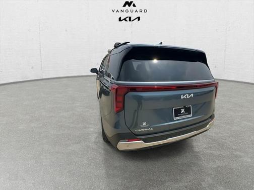 2025 Kia Carnival SX