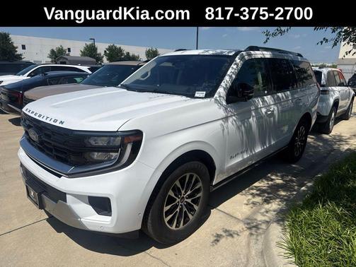 Oxford White 2025 Ford Expedition Platinum