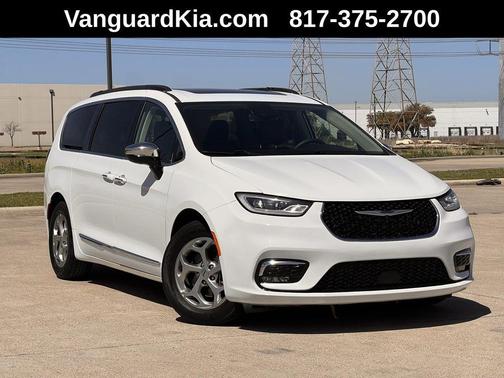 Bright White Clearcoat 2023 Chrysler Pacifica Limited