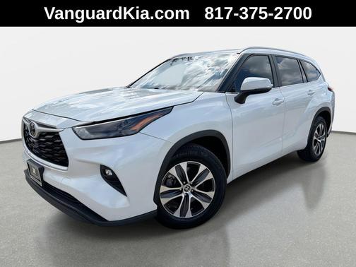 Wind Chill Pearl 2023 Toyota Highlander XLE