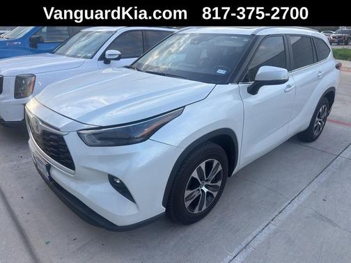 Wind Chill Pearl 2023 Toyota Highlander XLE